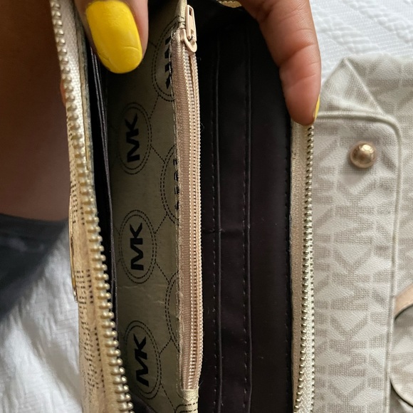 Michae Kors white logo handbag & wallet bundle - Picture 12 of 13